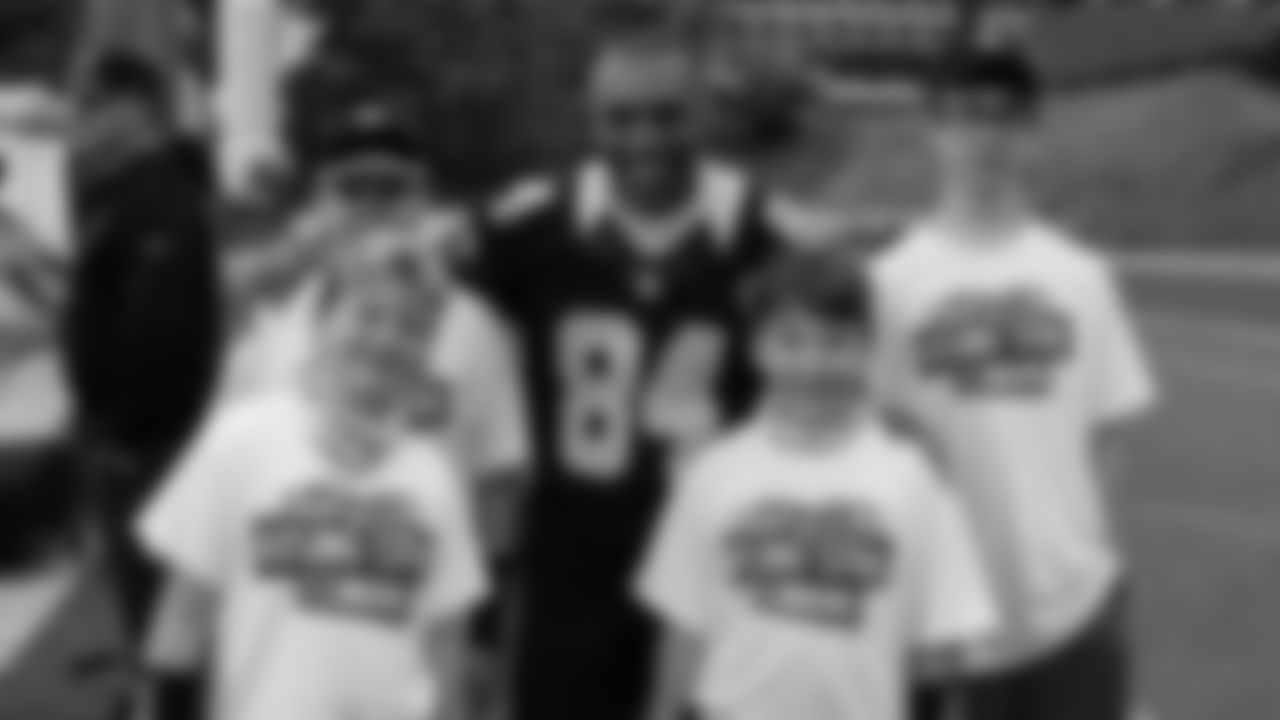 New Orleans Saints players Cameron Jordan, Terron Armstead, David Onyemata, Vonn Bell and Saints Hall of Famer Michael Lewis hosted an NFL Play 60 camp for kids in Vancouver, Canada on May 26, 2018.