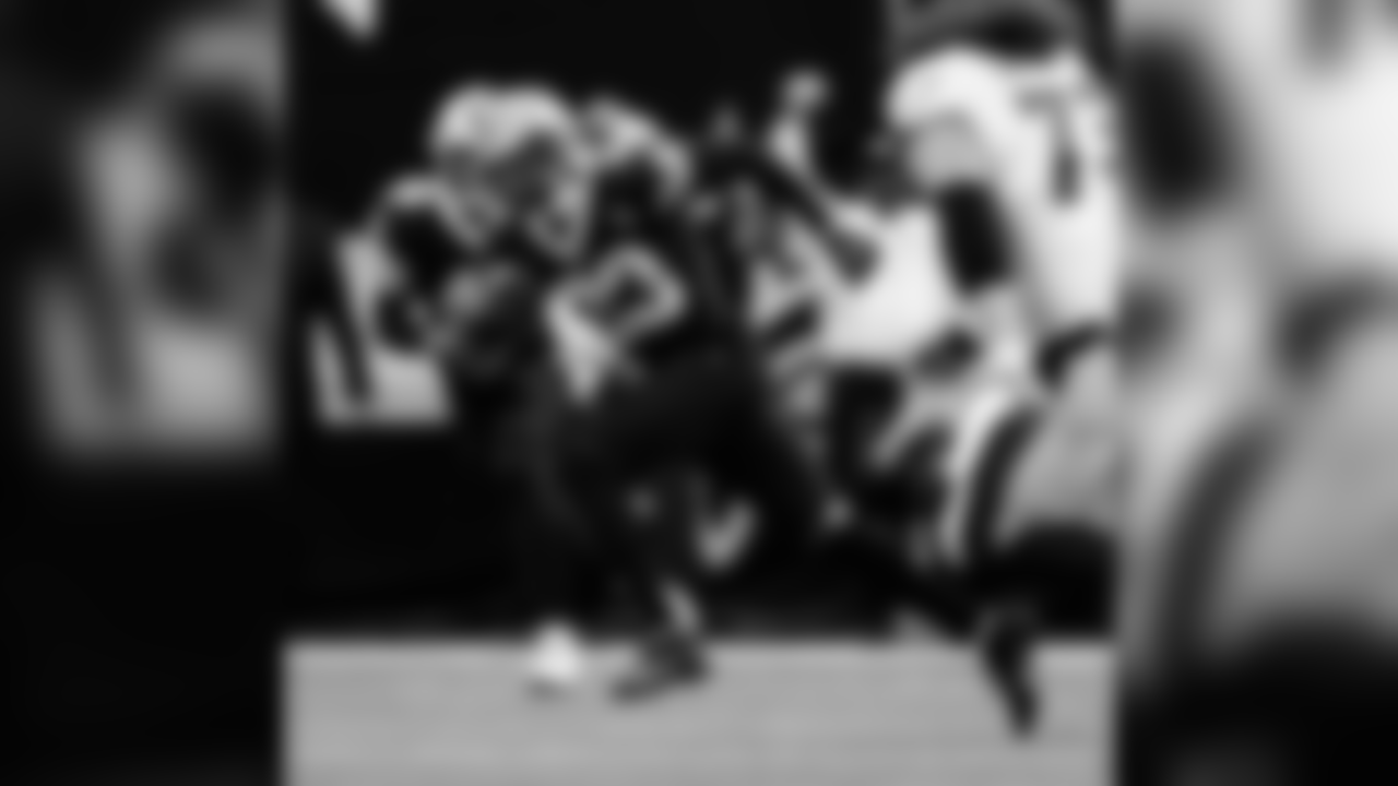 Saints 20 - Eagles 14 (W)
Divisional Game
Michael C. Hebert