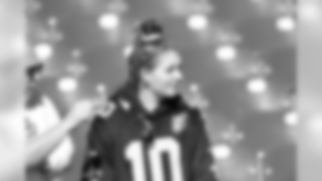Gallery-Reg-Wk7-Saints-Ravens-Fans-B-102118-012