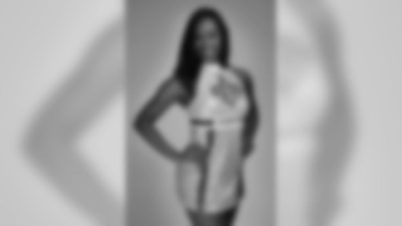 Gallery_Faces_Saintsations_Amber_09232018_03