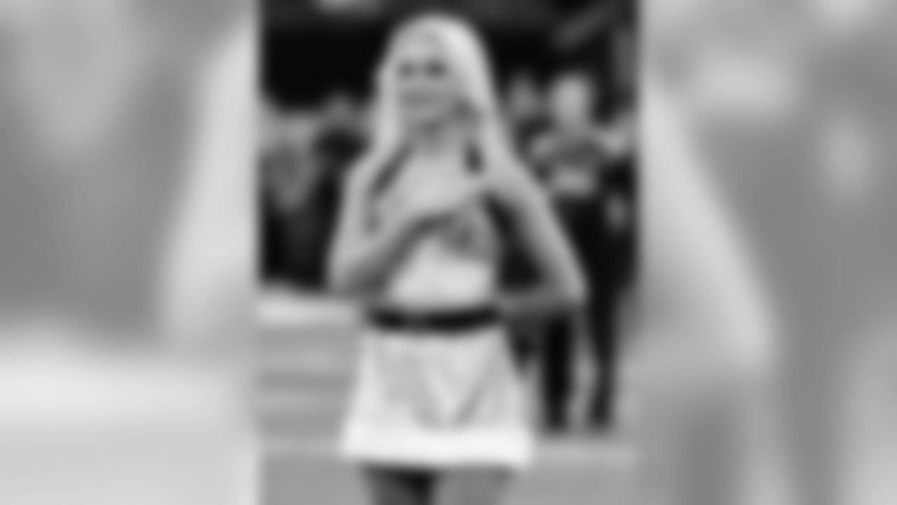 Gallery_Faces_Saintsations_Lauren_011819_15