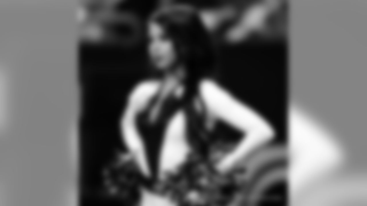 Gallery_Faces_Saintsations_haley010419_10