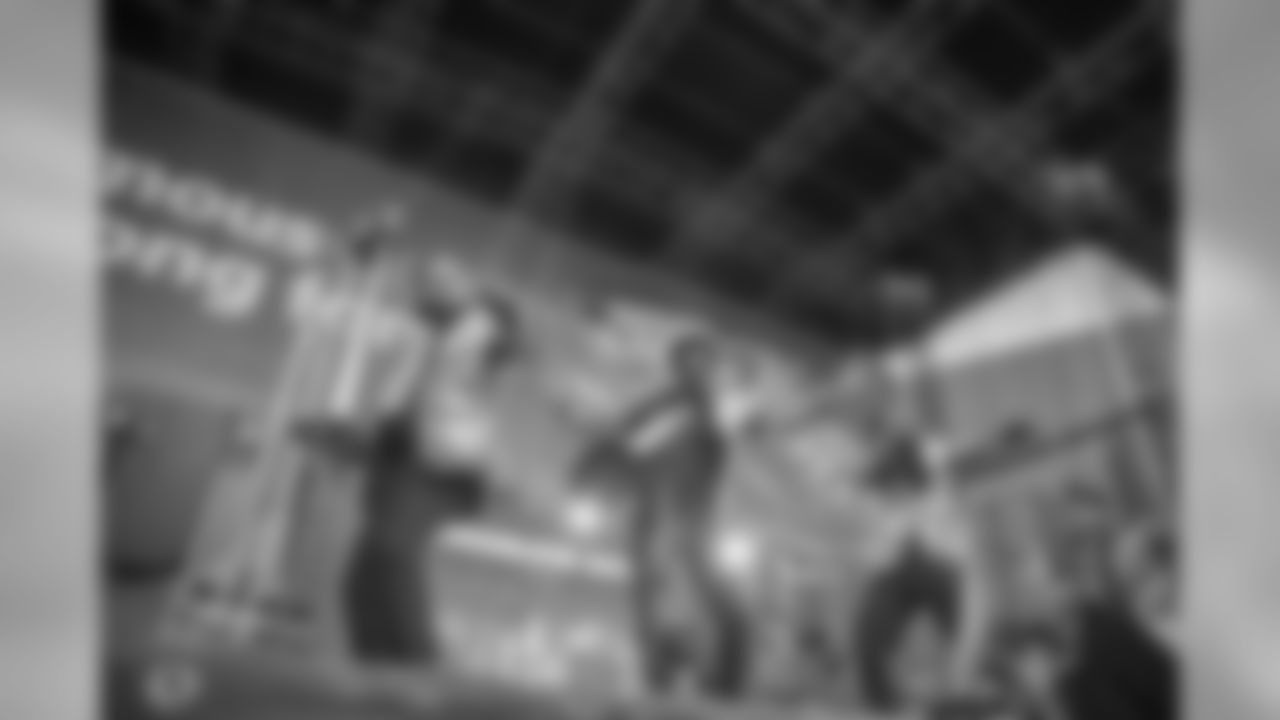 Gallery-Fans-2560-1440-1259