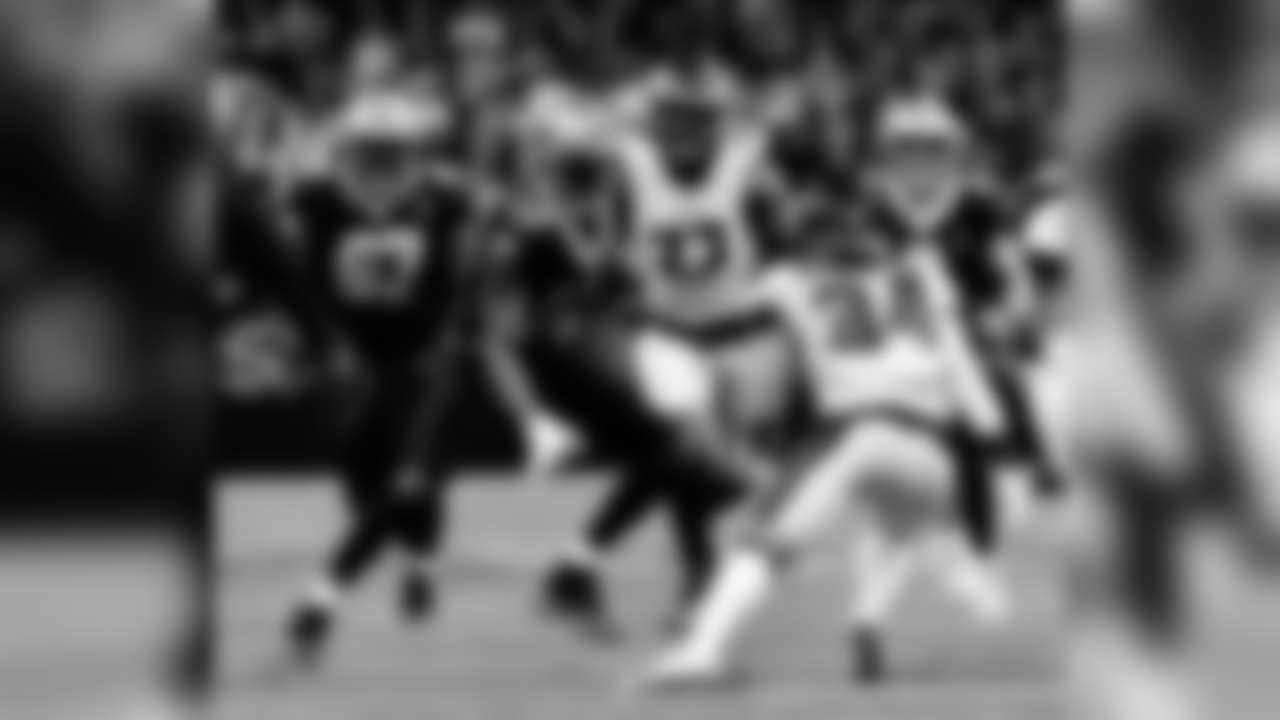 Saints 20 - Eagles 14 (W)
Divisional Game
Michael C. Hebert