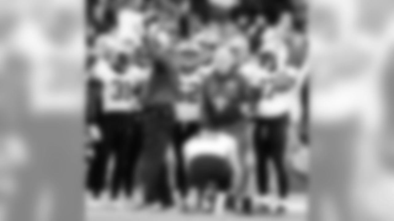 Gallery-Reg-Wk7-Saints-Ravens-Coaches-Staff-102118-010
