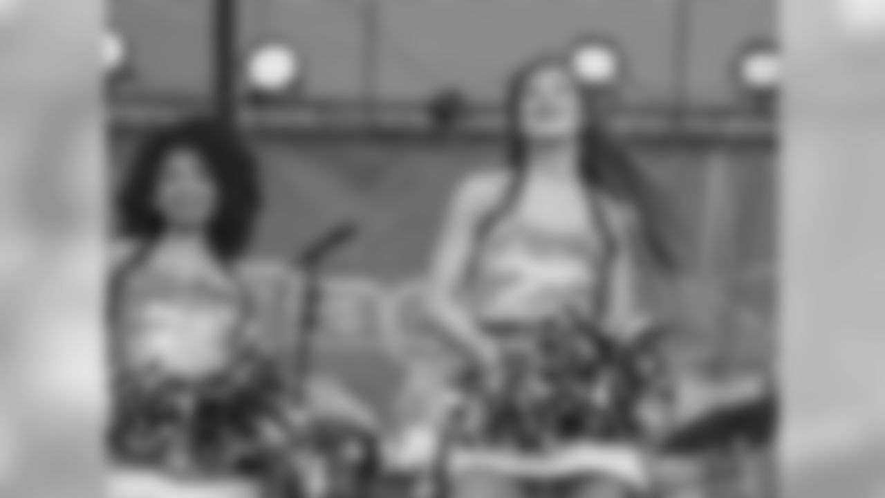 Gallery_Faces_Saintsations_tanya_011819_05