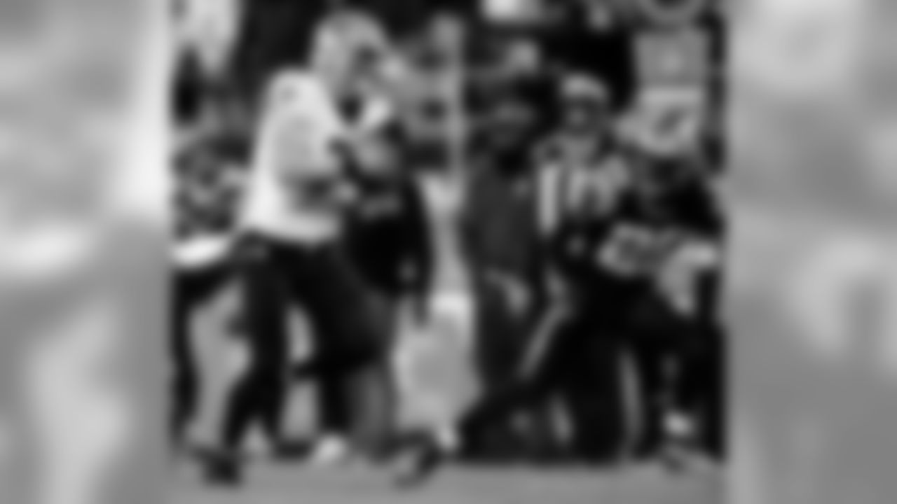 Saints 12 - Carolina 9 (W)
New Orleans Saints 2018 Season
Michael C. Hebert