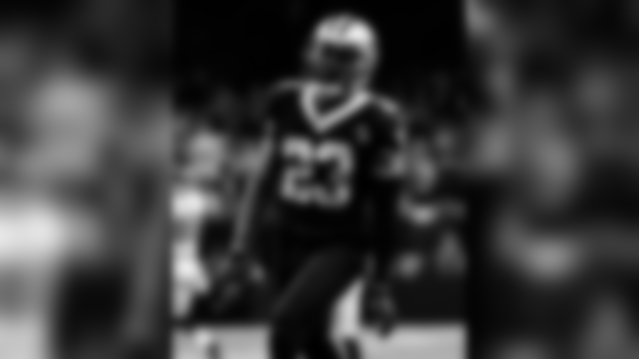 Saints 20 - Eagles 14 (W)
Divisional Game
Michael C. Hebert