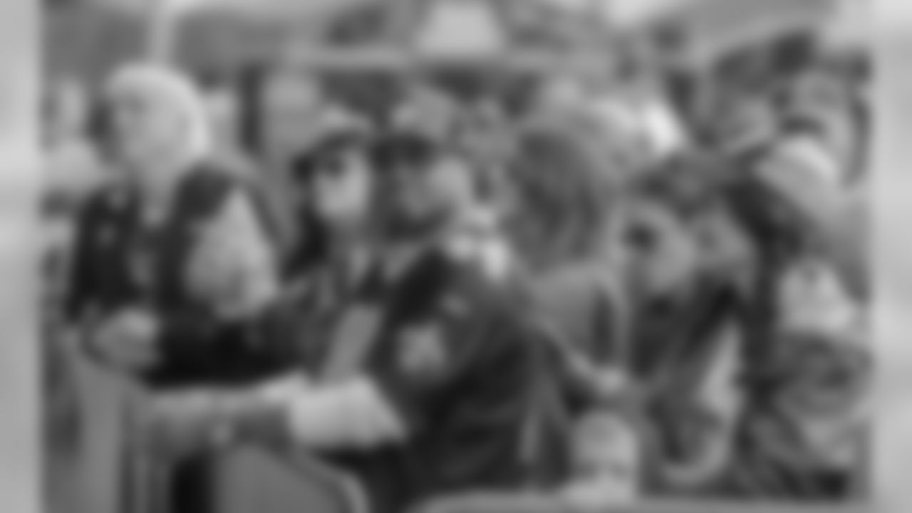 Gallery-Fans-2560-1440-0546