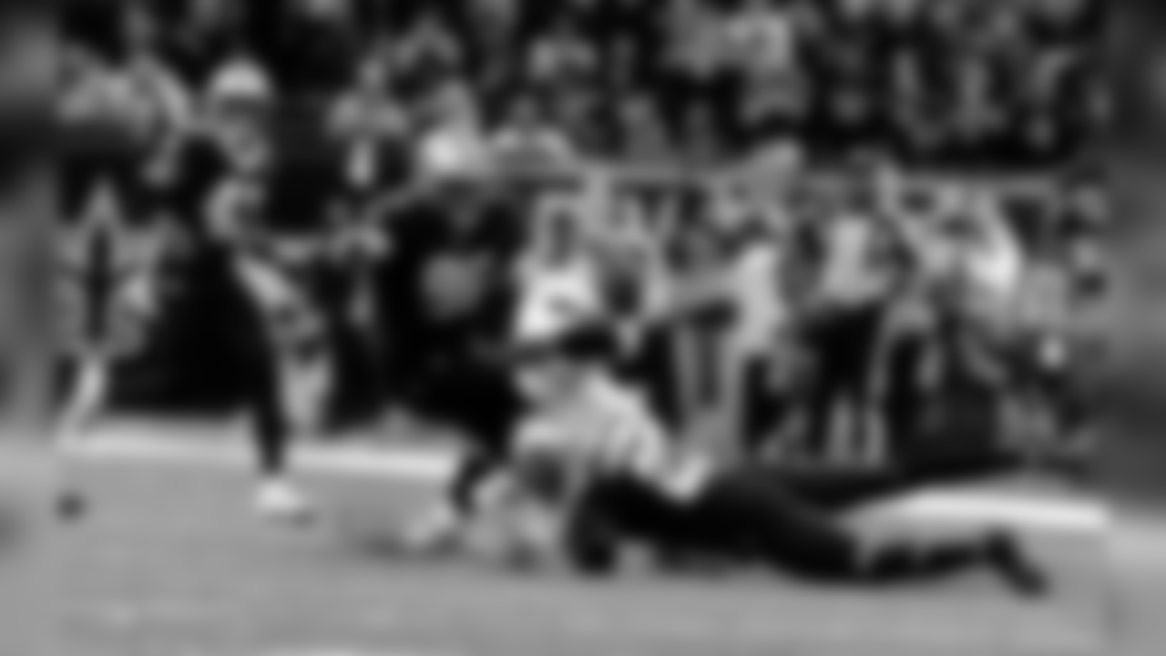 Saints 20 - Eagles 14 (W)
Divisional Game
Michael C. Hebert