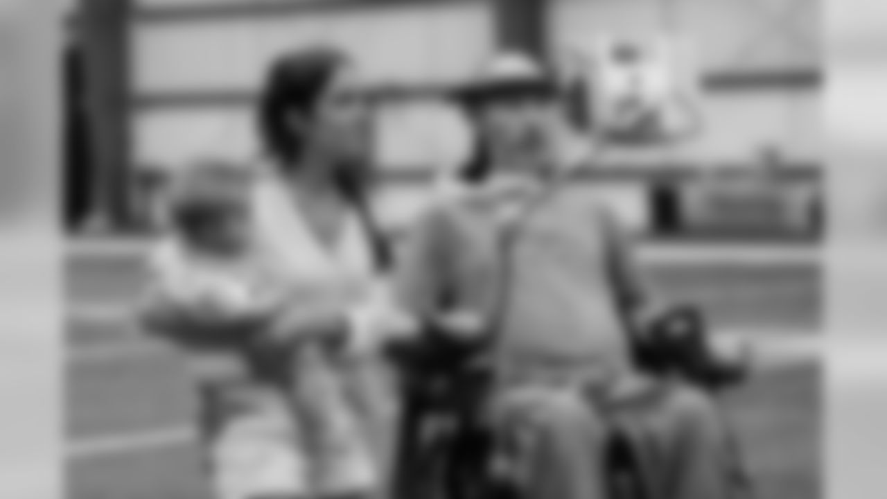Gallery-SteveGleason-FootballClinic-060819_034