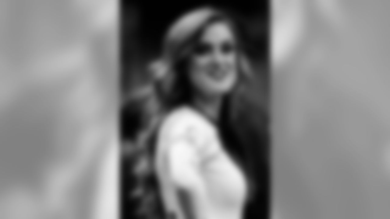 Gallery_Faces_Saintsations_SarahB_011819_14