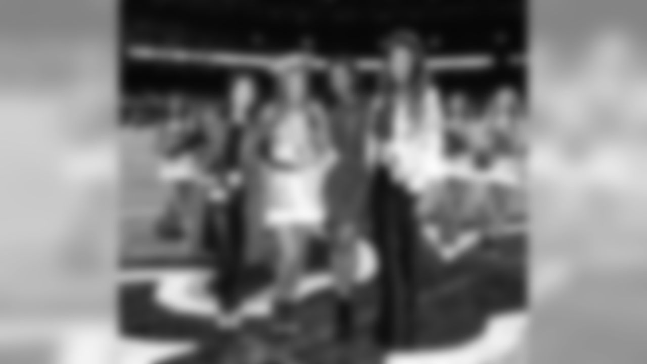 Gallery_Faces_Saintsations_Megan_011819_12