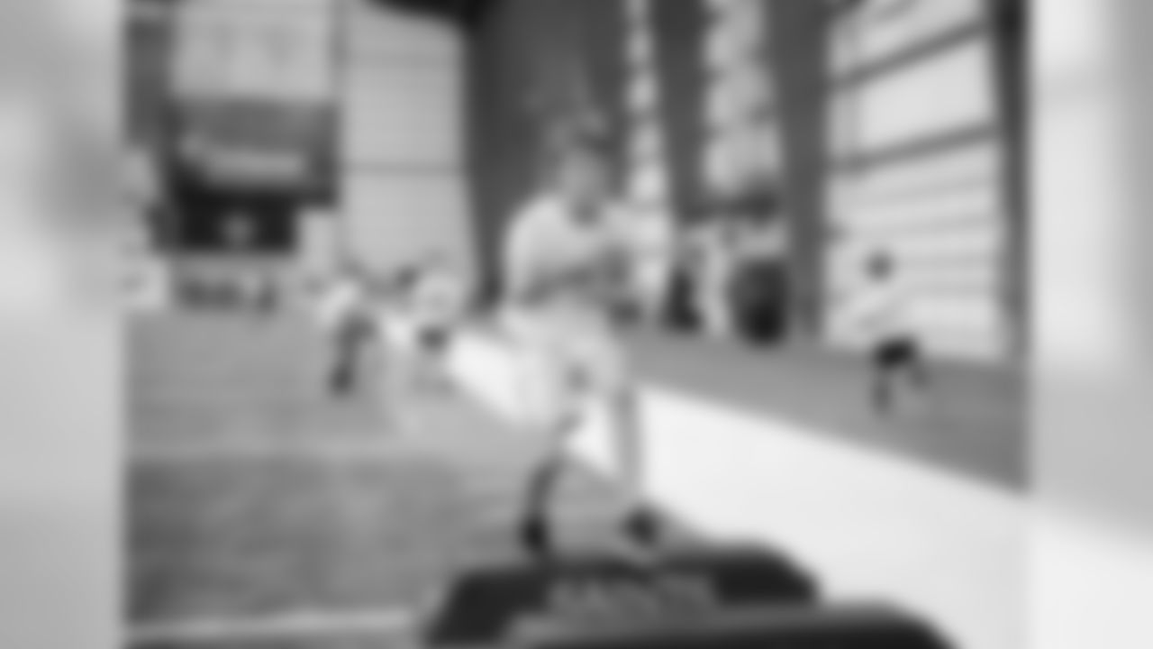 Gallery-SteveGleason-FootballClinic-060819_074