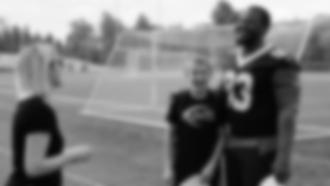 New Orleans Saints players Cameron Jordan, Terron Armstead, David Onyemata, Vonn Bell and Saints Hall of Famer Michael Lewis hosted an NFL Play 60 camp for kids in Vancouver, Canada on May 26, 2018.