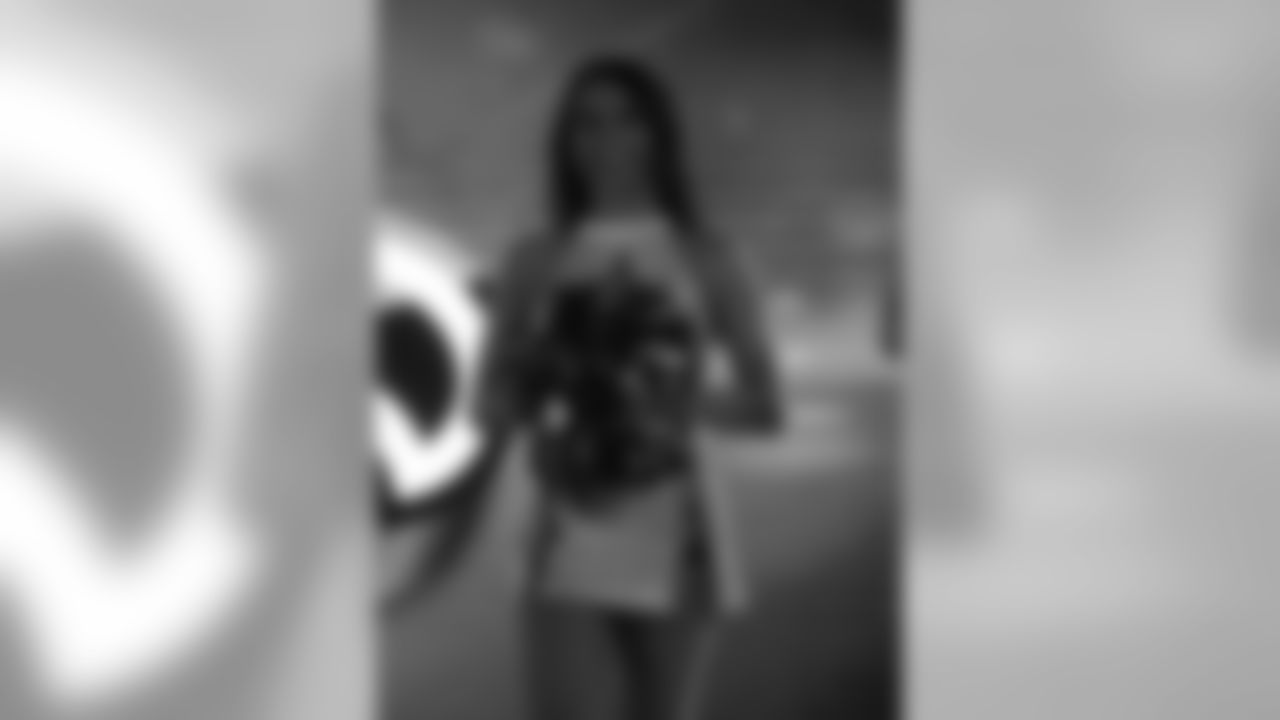 Gallery_Faces_Saintsations_haley010419_09