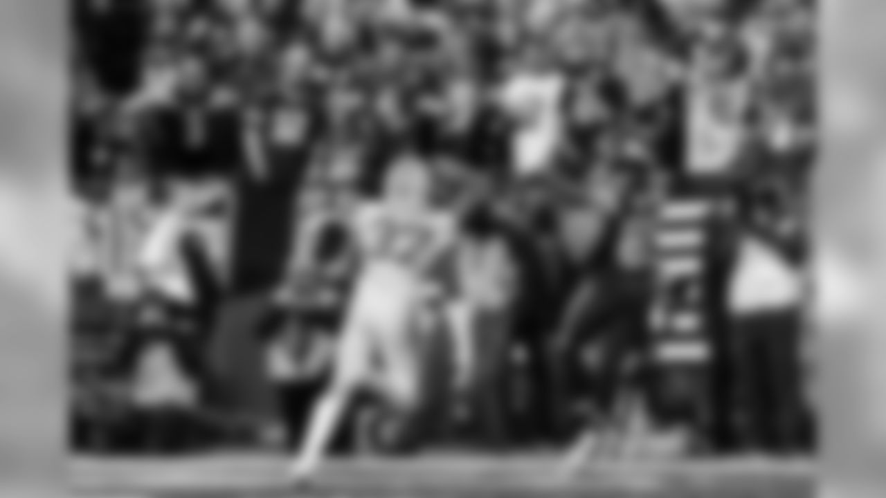 Seattle's Doug Baldwin catches his first touchdown of the season in the second quarter.
