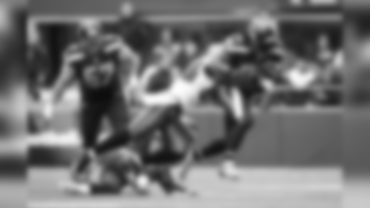 Seattle Seahawks vs Tampa Bay Buccaneers; Marshawn Lynch