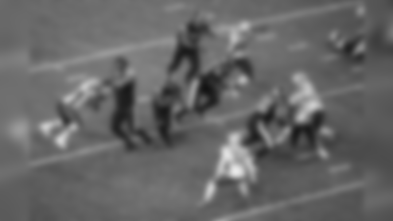A 2018 Regular Season game between the Pittsburgh Steelers and the New England Patriots on December 16, 2018. The Steelers defeated the Patriots 17-10.