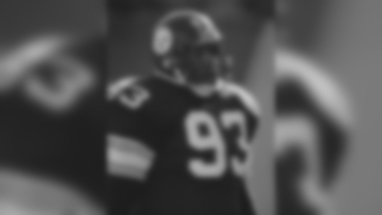 6\. Keith Willis (82-87, 89-91) - 59 career QB sacks.