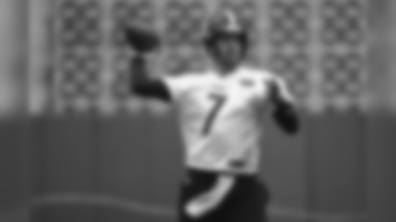 The Pittsburgh Steelers practice at the UPMC Rooney Sports Complex.
