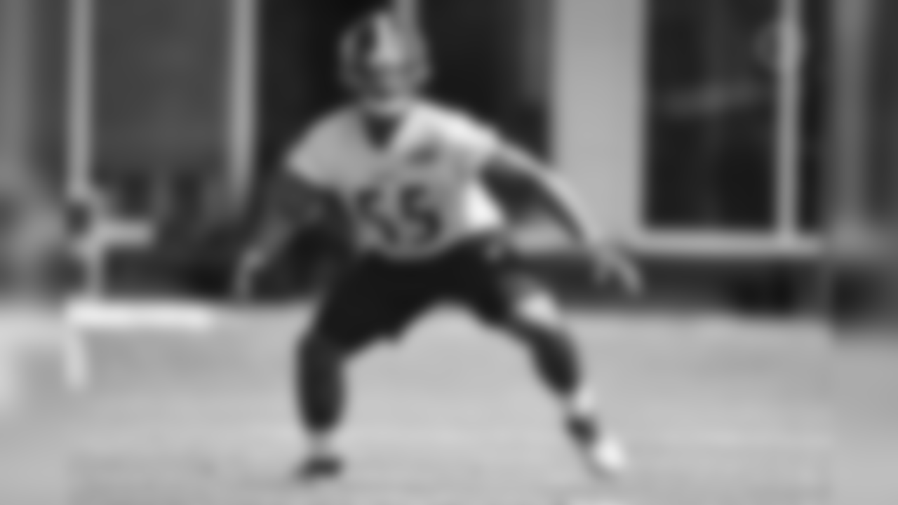 Steelers' rookies take the field for rookie minicamp.