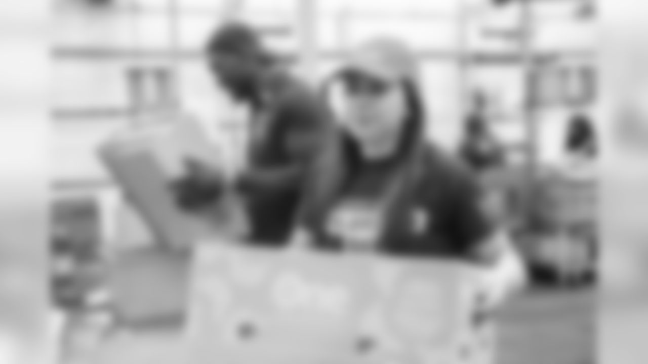 0055_TexansVolunteerDay_051119_MCW