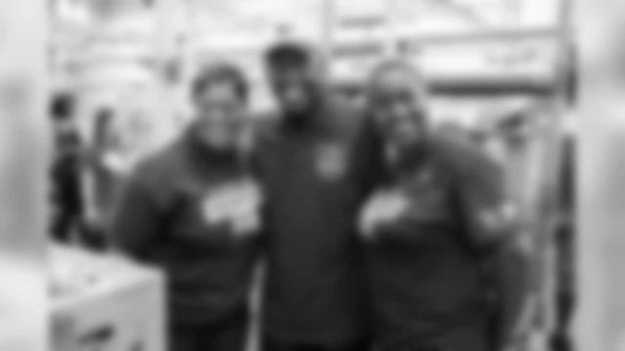 0037_TexansVolunteerDay_051119_MCW
