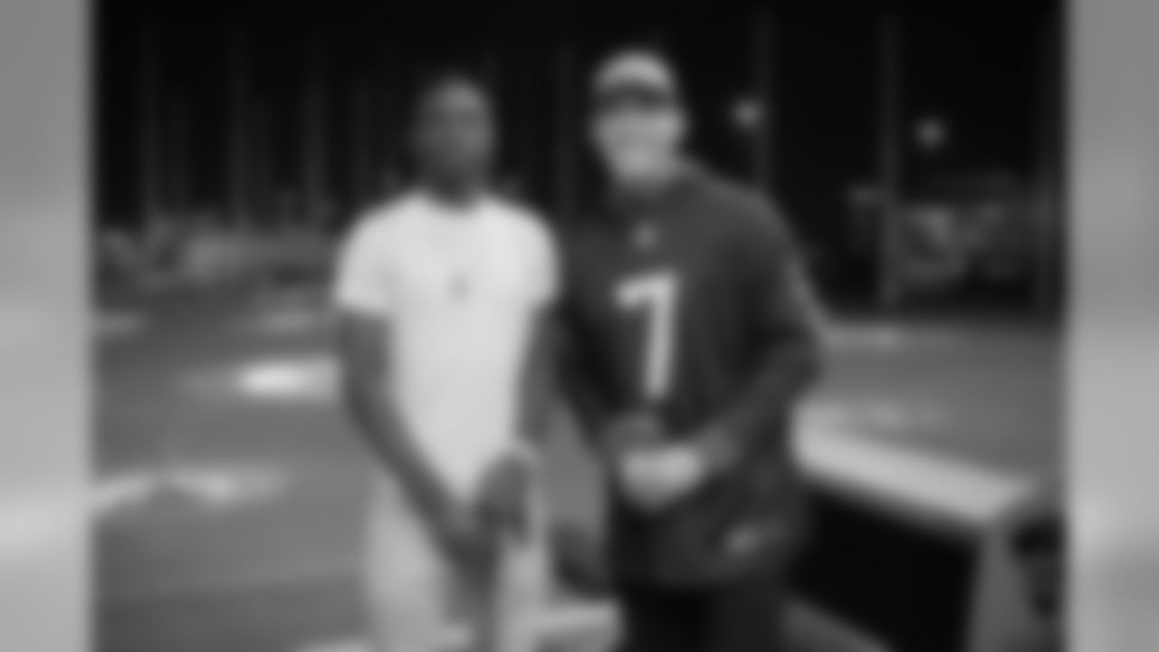 0087_TexansTeenClubHolidayParty_120418_MCW