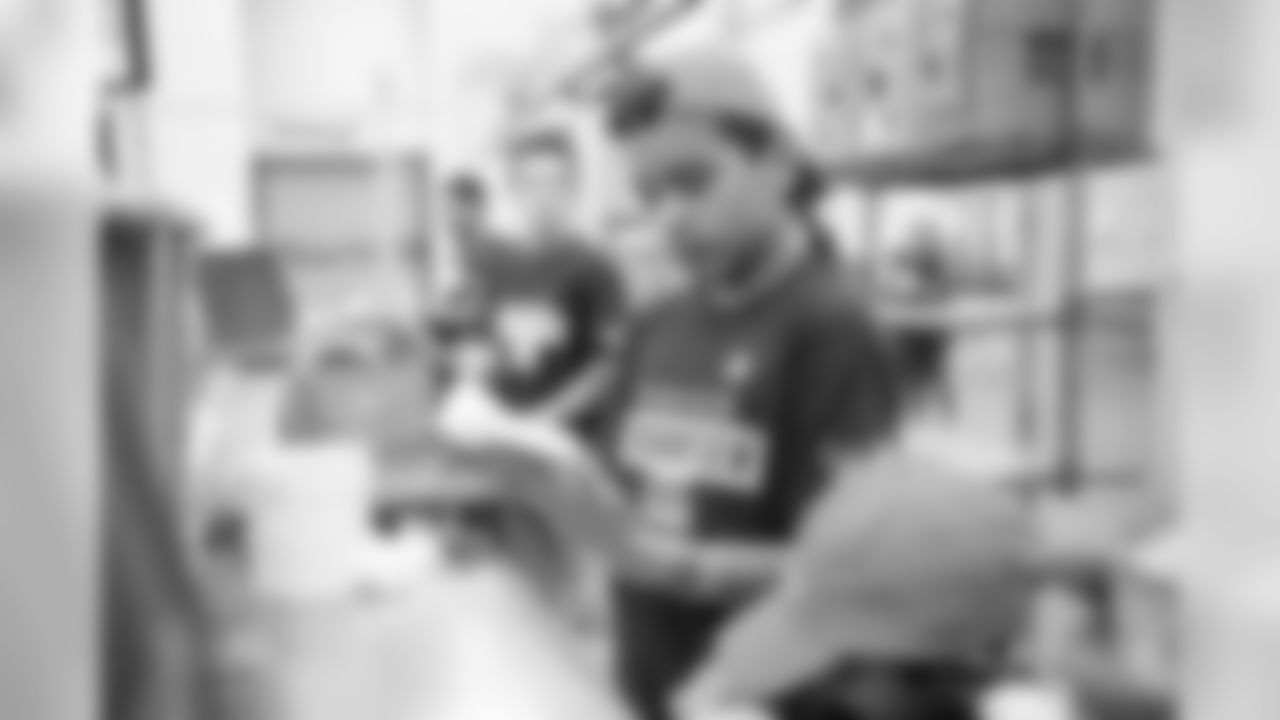 0009_TexansVolunteerDay_051119_MCW