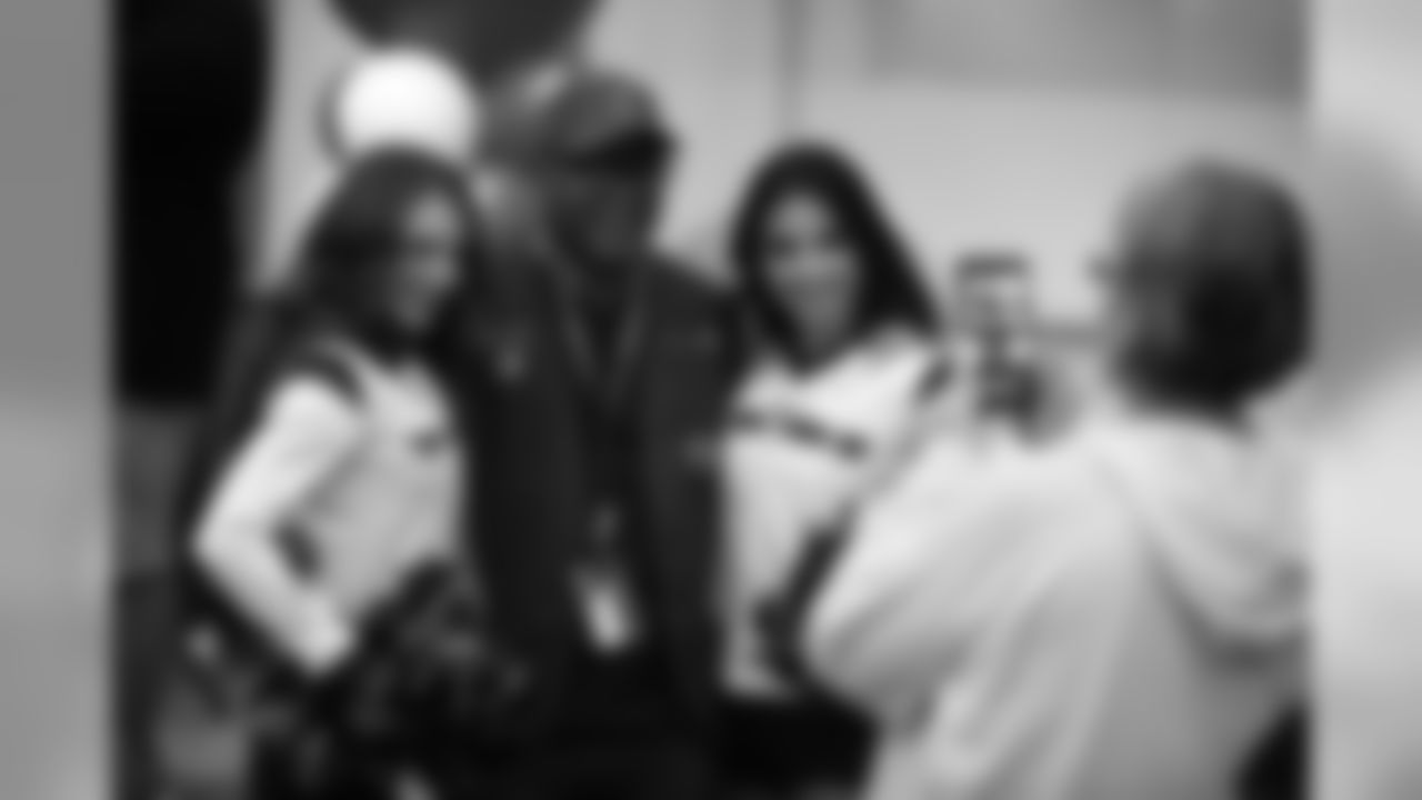 The Houston Texans and Lady Texans hosted a Thanksgiving Lunch for the Veterans at the VA Hospital to thank them for their service.