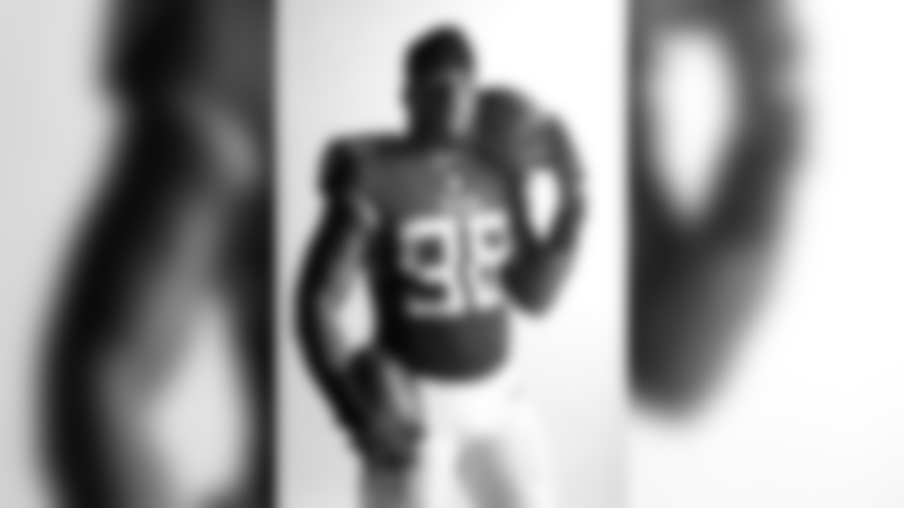 Tennessee Titans outside linebacker Brian Orakpo poses June 11, 2018, in Nashville, Tenn. (AP Photo/Mark Humphrey)