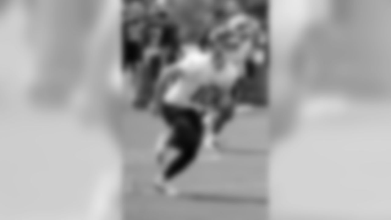 Tennessee Titans wide receiver Adam Humphries runs a drill during an organized team activity at the Titans' NFL football training facility Tuesday, June 11, 2019, in Nashville, Tenn. (AP Photo/Mark Humphrey)