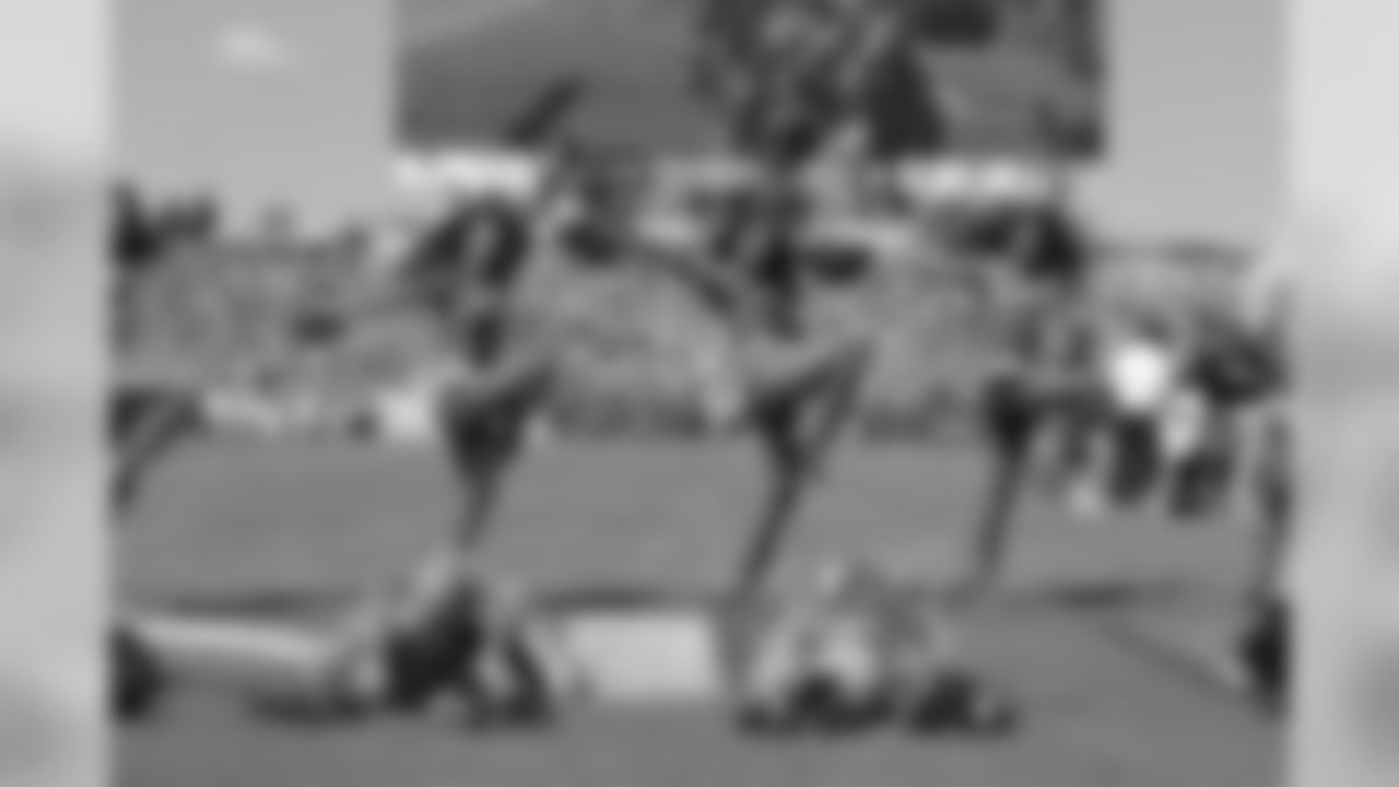 cheer2018eaglesB51557