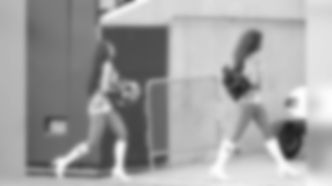 cheerleaders-180814-scrimmage241537