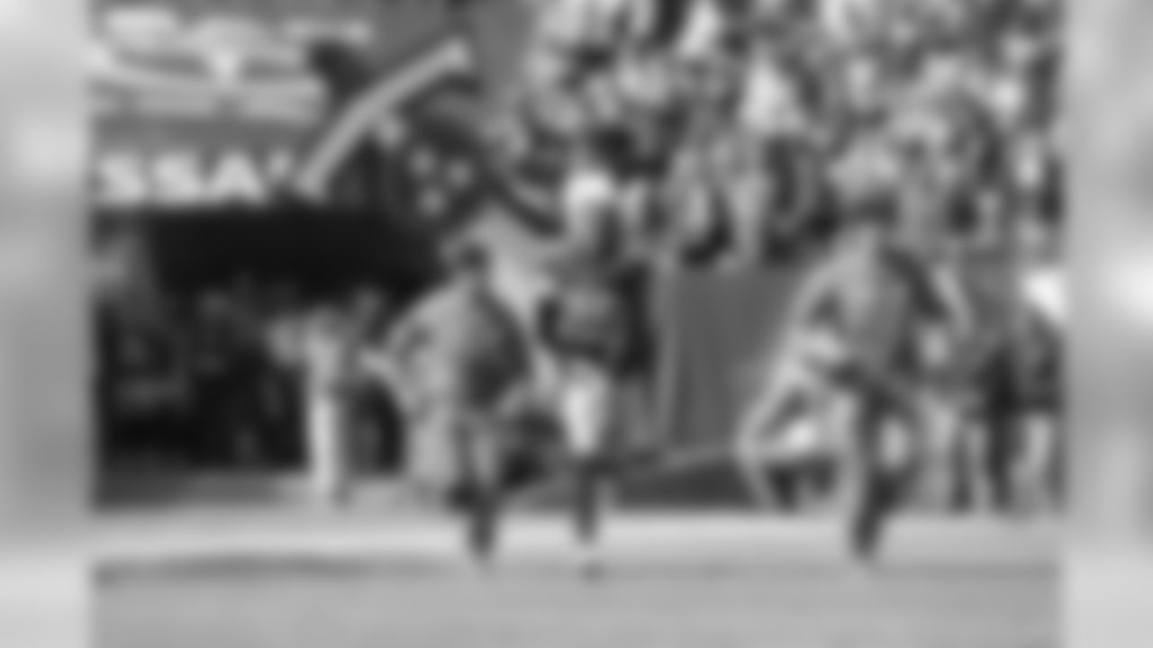 military2018titans60557