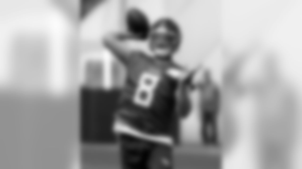 Tennessee Titans quarterback Marcus Mariota runs a drill during the team's voluntary practice at its NFL football training facility Thursday, April 26, 2018, in Nashville, Tenn. (AP Photo/Mark Humphrey)