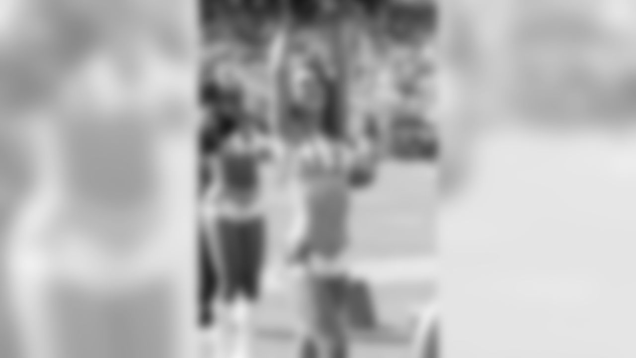 johnsie2018cheer64083seqn}