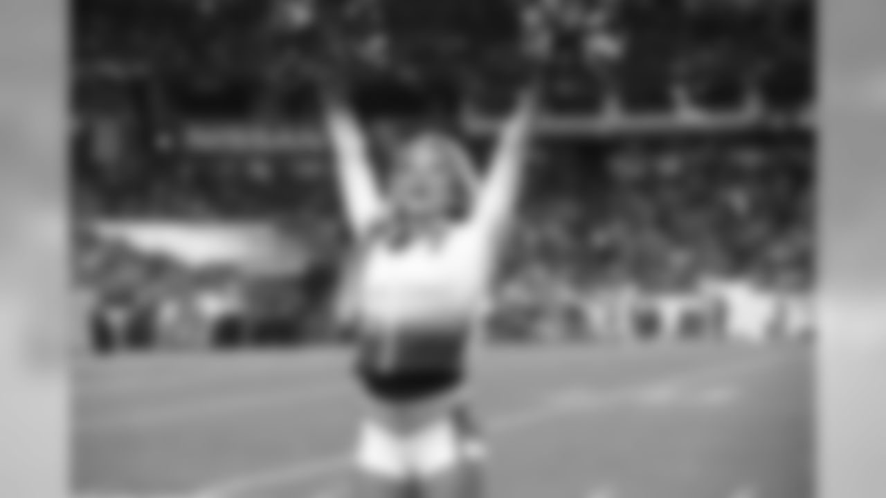 titans2018jets-cheer463465