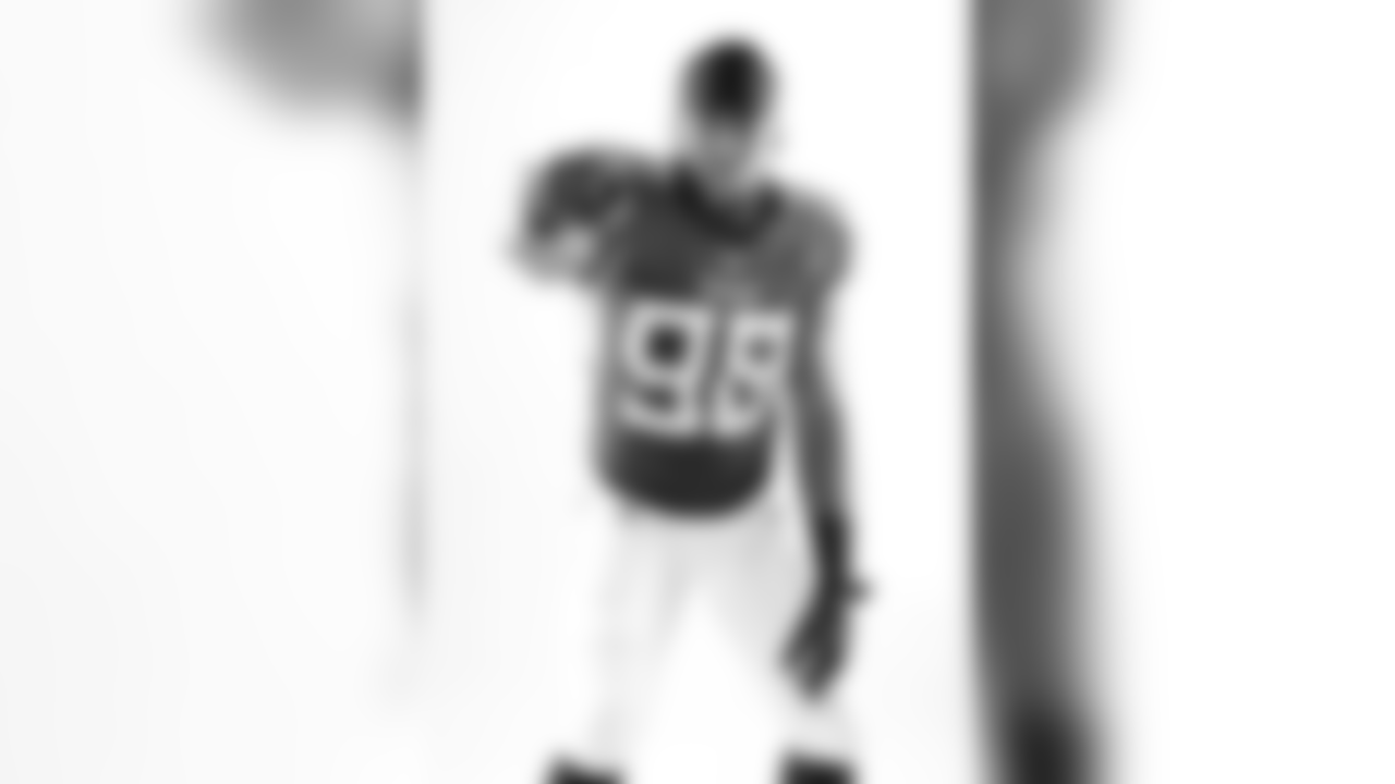 Tennessee Titans outside linebacker Brian Orakpo poses June 11, 2018, in Nashville, Tenn. (AP Photo/Mark Humphrey)