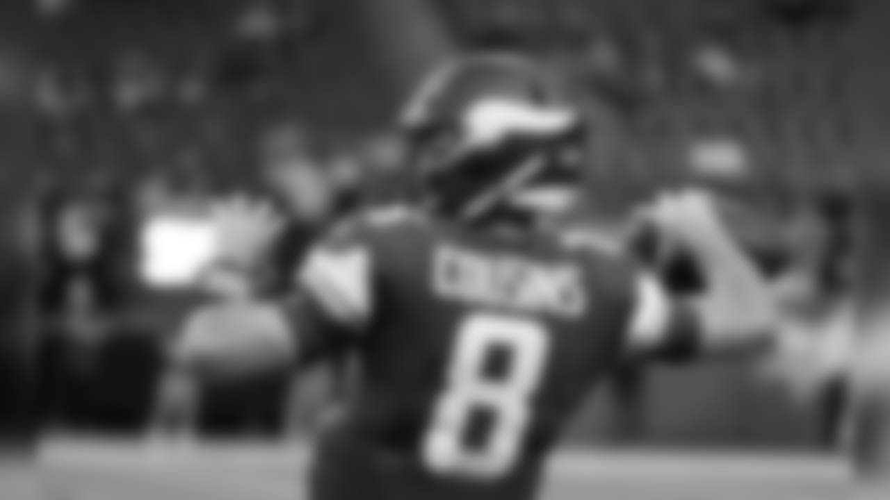 Minnesota Vikings quarterback Kirk Cousins warms up before an NFL football game against the Arizona Cardinals, Sunday, Oct. 14, 2018, in Minneapolis. (AP Photo/Bruce Kluckhohn)