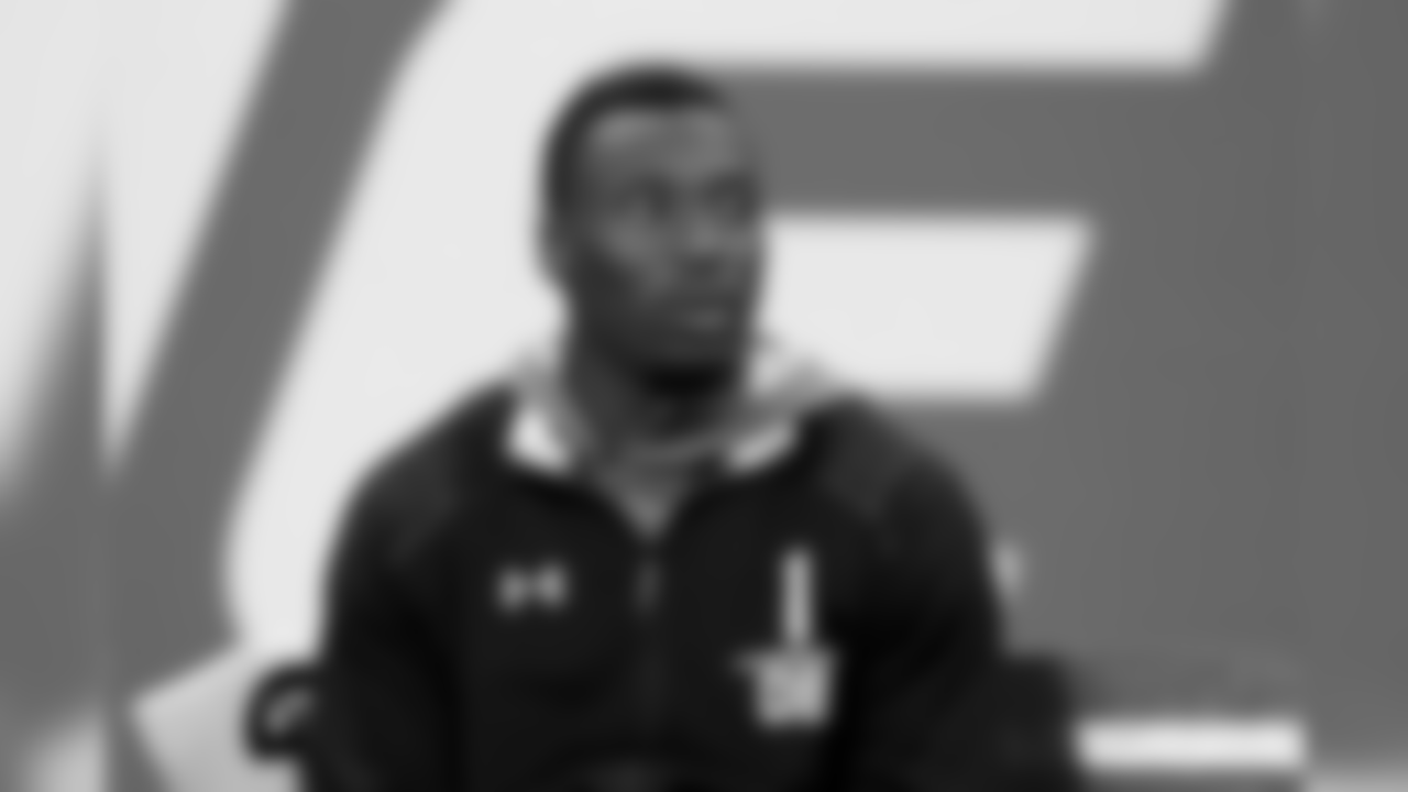 CB <forge-entity title="Mackensie Alexander" slug="mackensie-alexander" code="player">Mackensie Alexander</forge-entity>