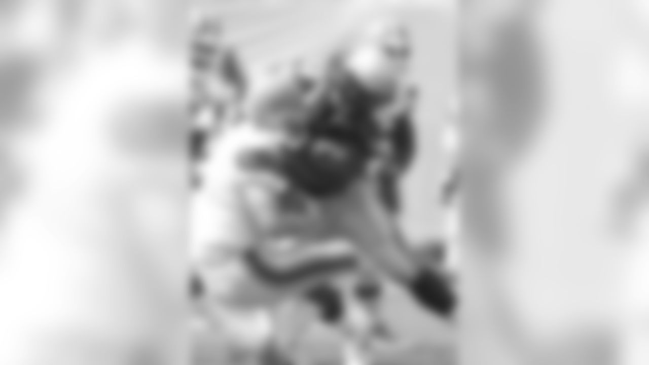 Following his time with the Vikings, Randle signed with the Seahawks where he spent the final 3 seasons of his career. Randle earned Pro Bowl honors in Seattle in 2001.