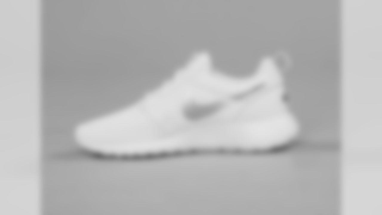 2018_1011_CrucialCatchShoes_0034