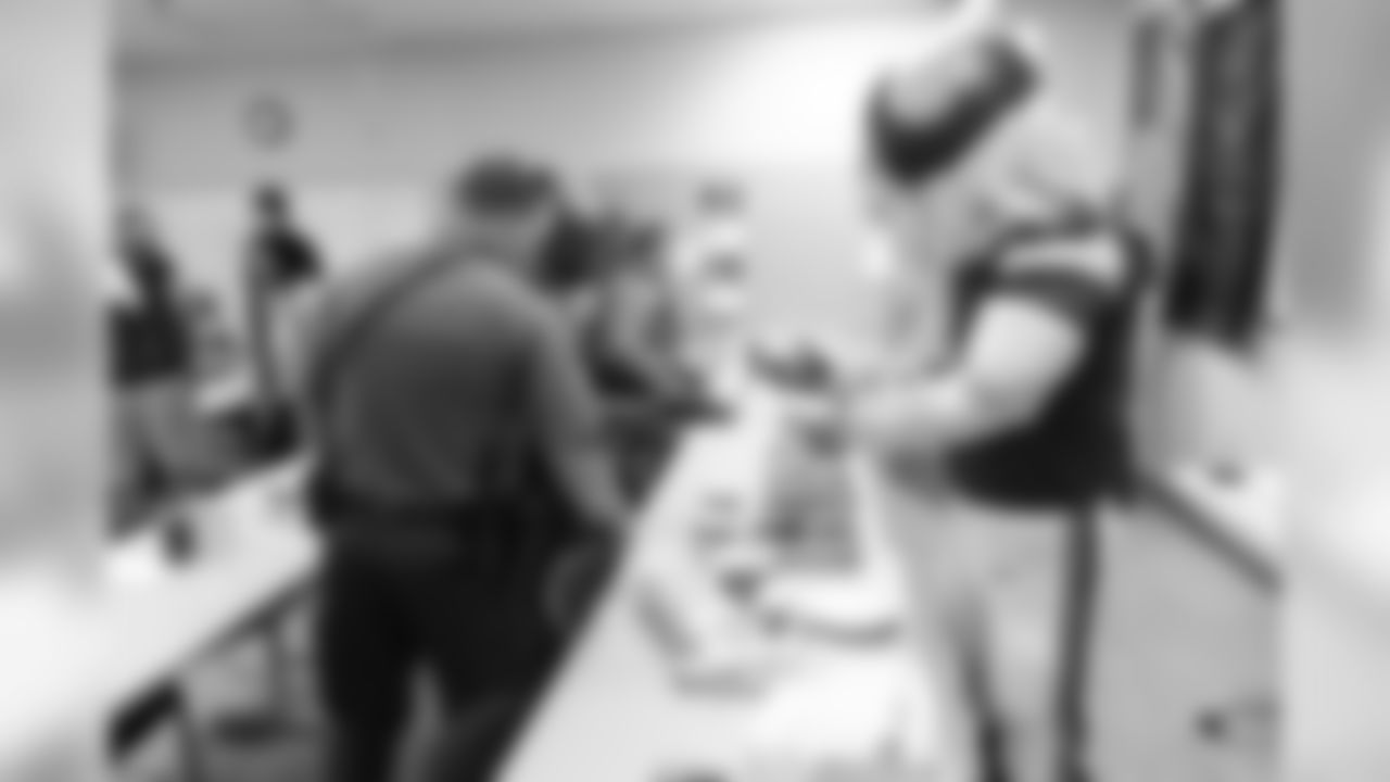 2018_0911_CR_PoliceStationVisit_0018