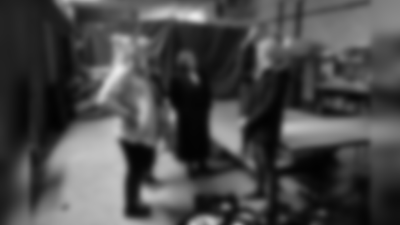 2018_1113_CR_ThanksgivingMealDonation_0051