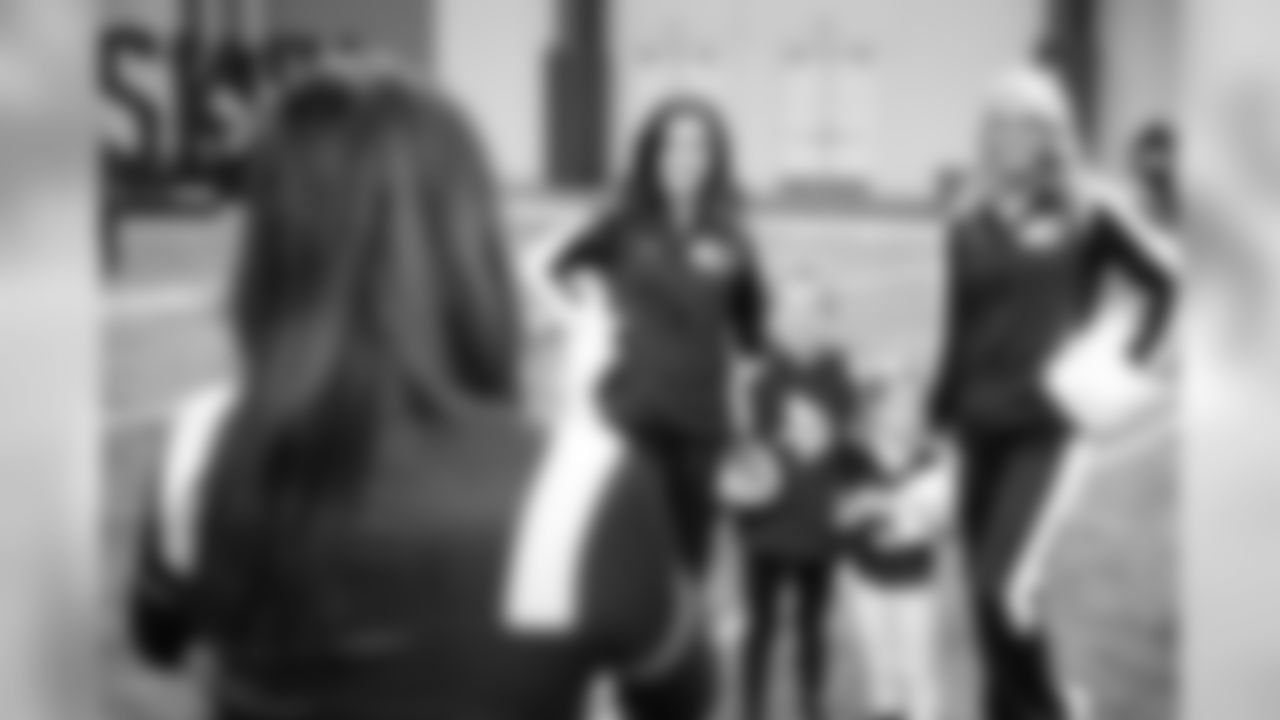 2018_1204_CR_AdoptionFunFest_0028