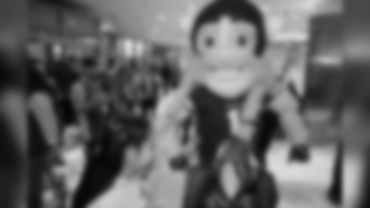 2018_1120_CR_HolidayHuddleThanksgiving_0020