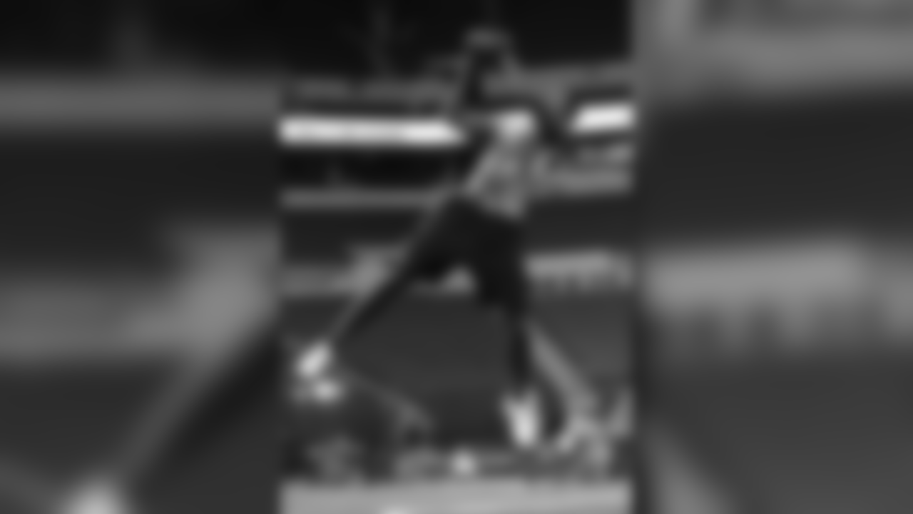 CB <forge-entity title="Xavier Rhodes" slug="xavier-rhodes" code="player">Xavier Rhodes</forge-entity>