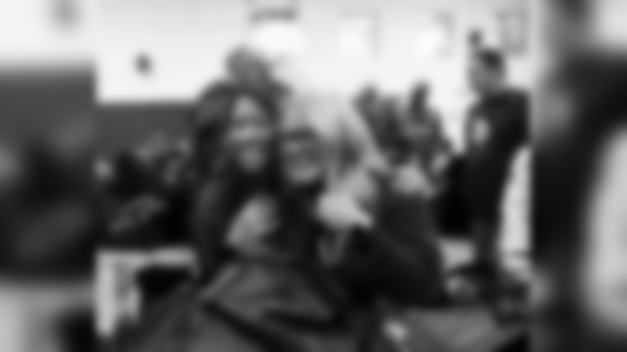2018_1120_CR_DiggsTurkeyGiveaway_0045